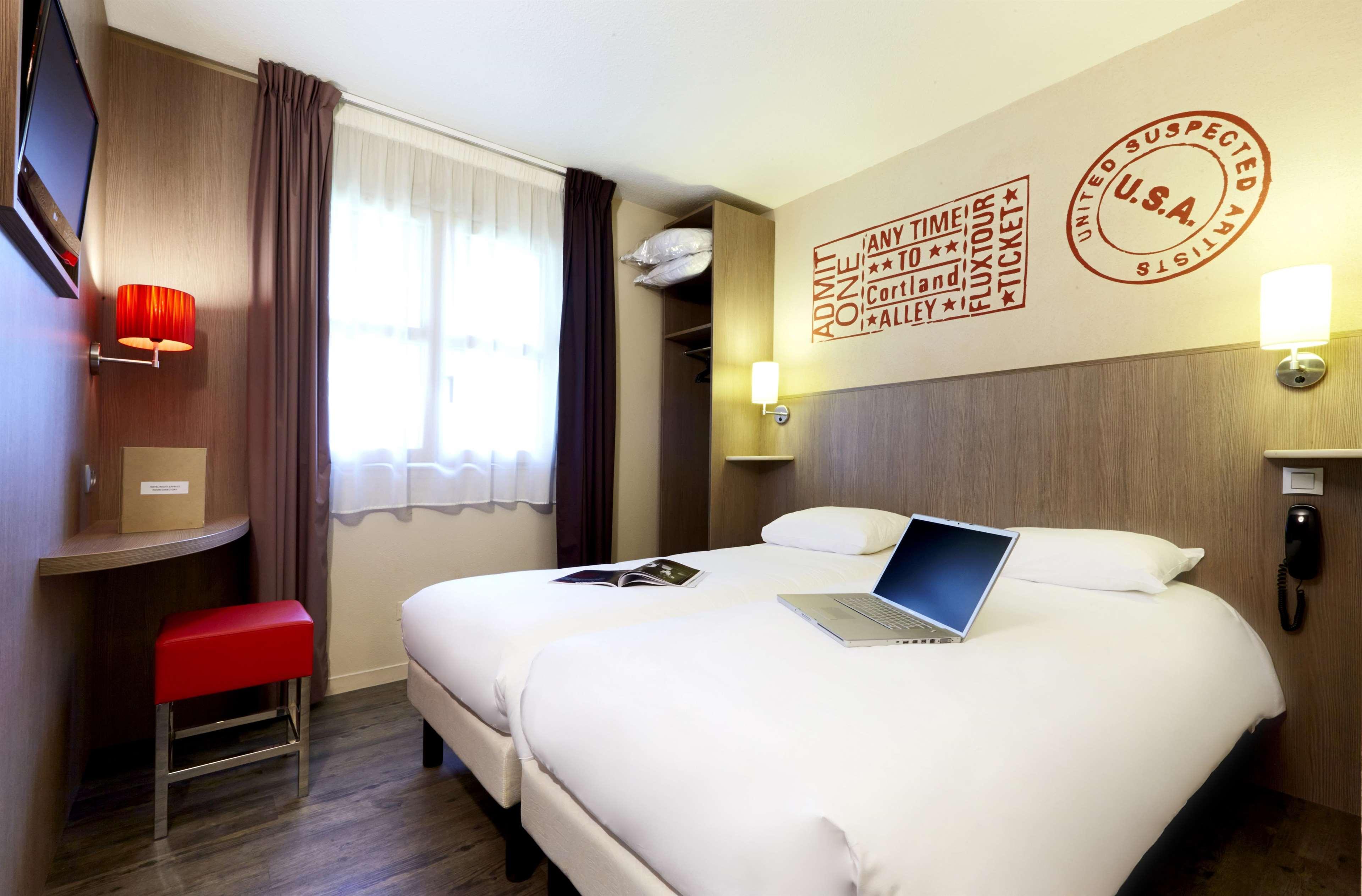 Brit Hotel Essentiel Cholet Exterior photo