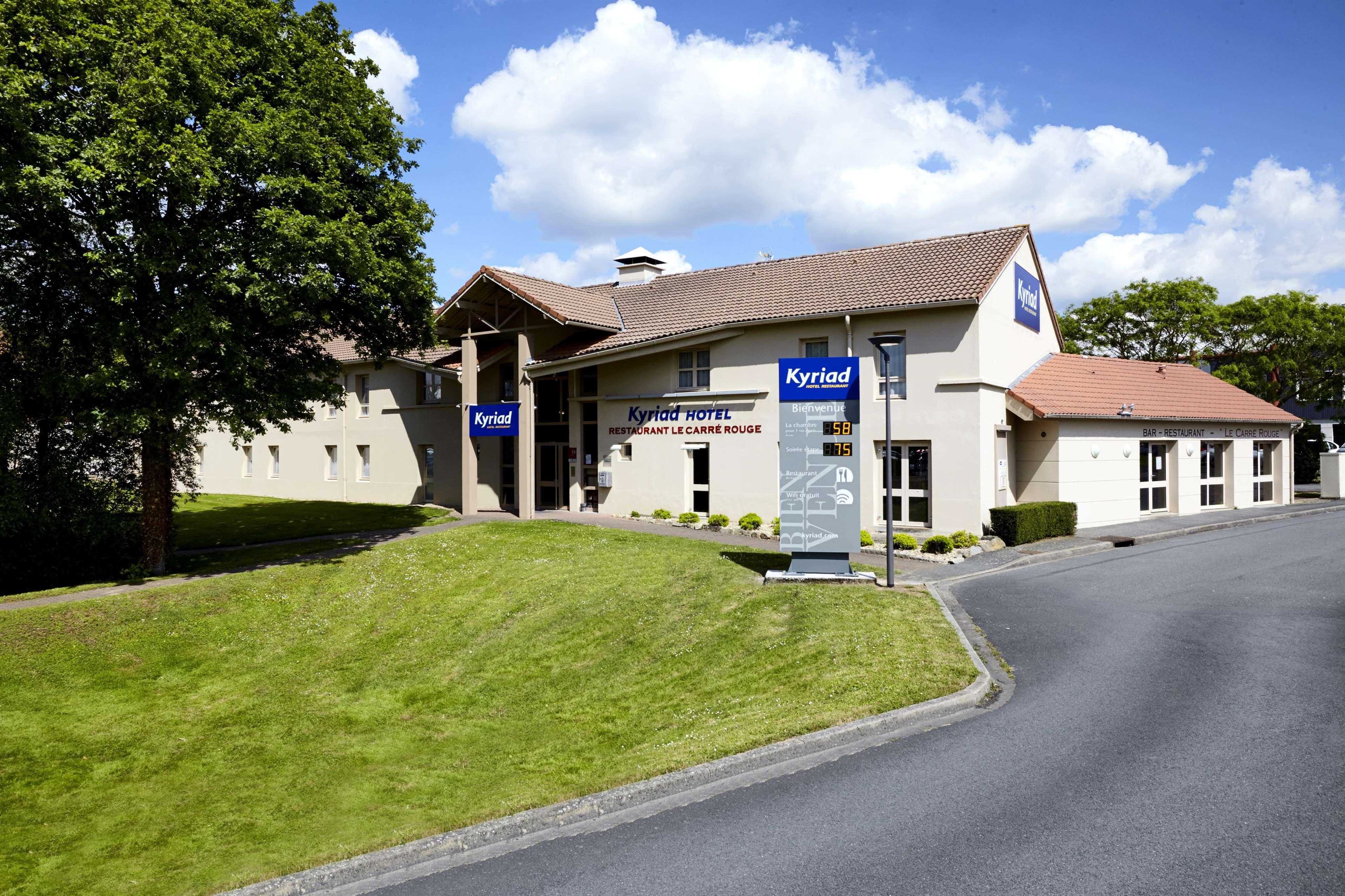 Brit Hotel Essentiel Cholet Exterior photo
