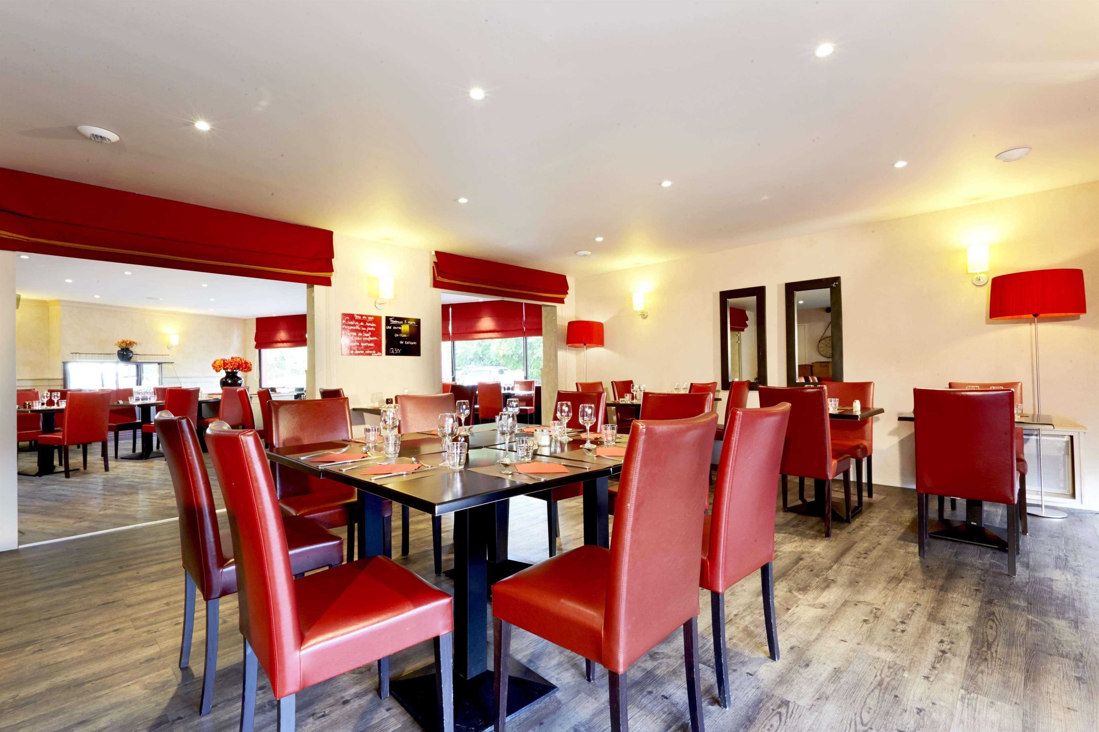 Brit Hotel Essentiel Cholet Exterior photo
