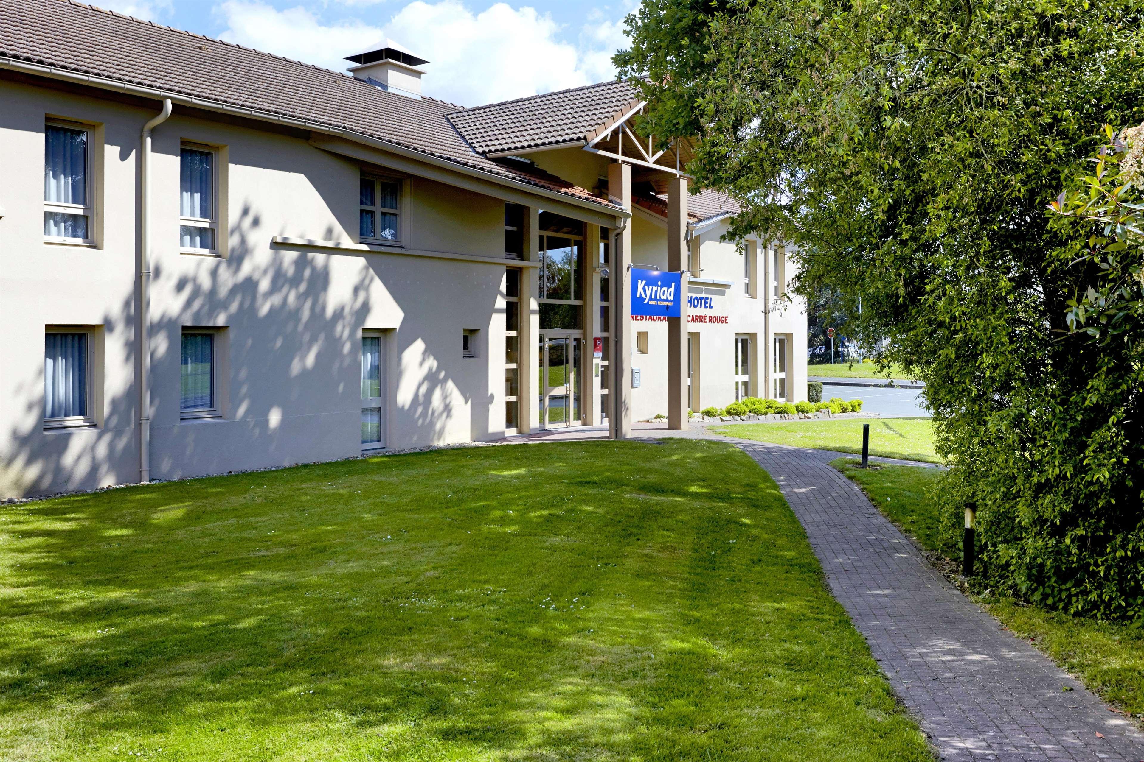Brit Hotel Essentiel Cholet Exterior photo