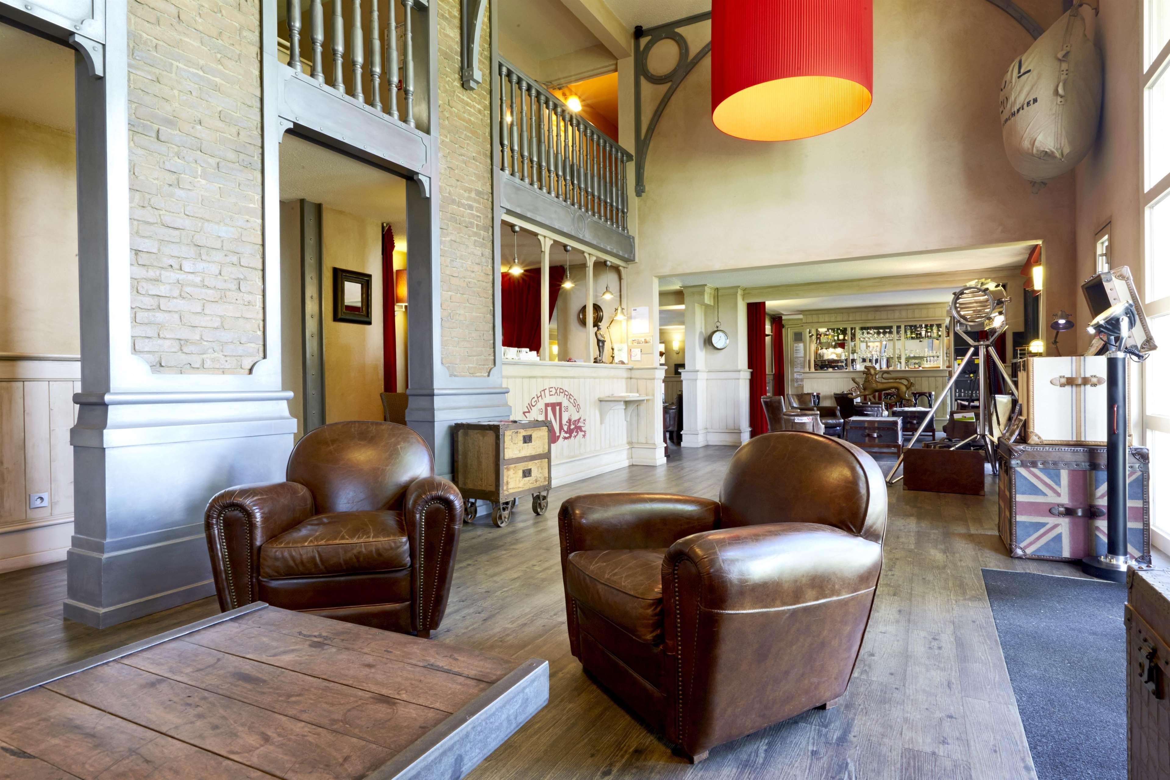 Brit Hotel Essentiel Cholet Exterior photo