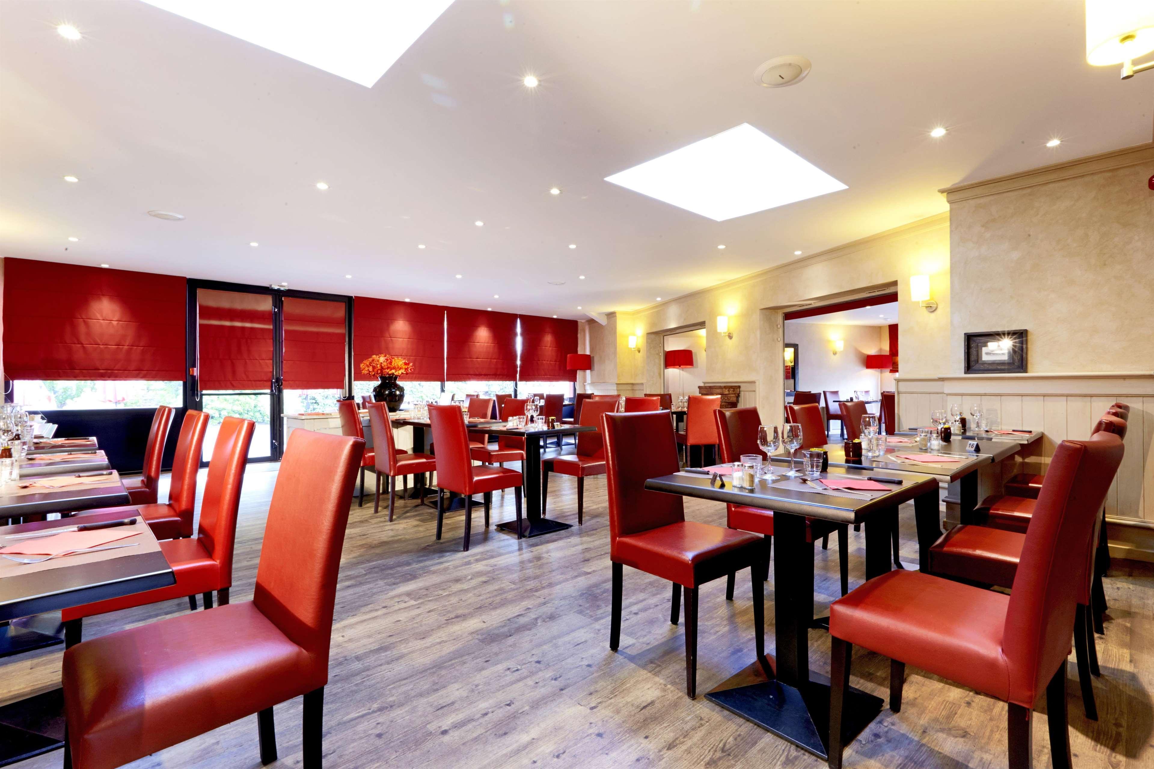 Brit Hotel Essentiel Cholet Exterior photo