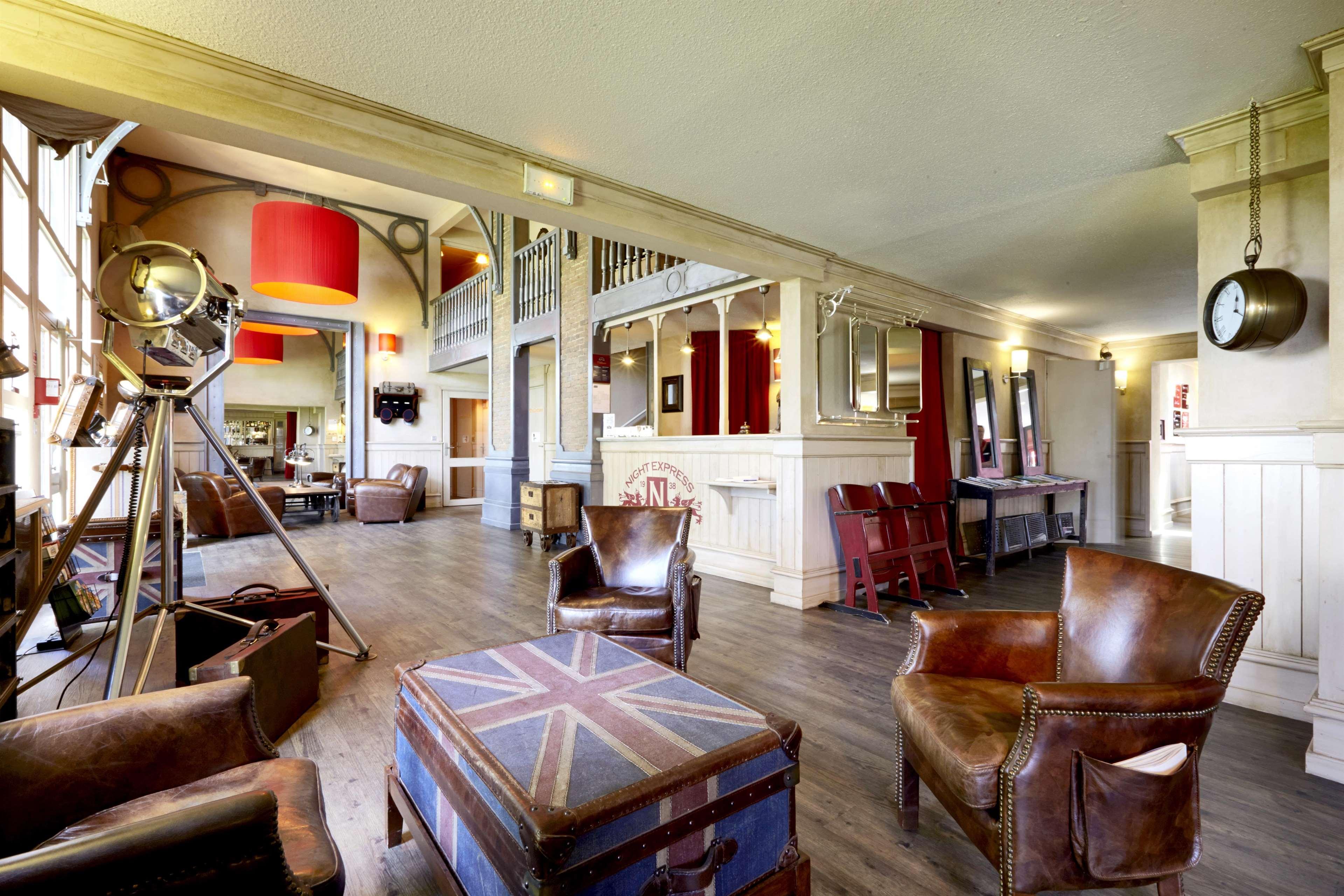 Brit Hotel Essentiel Cholet Exterior photo
