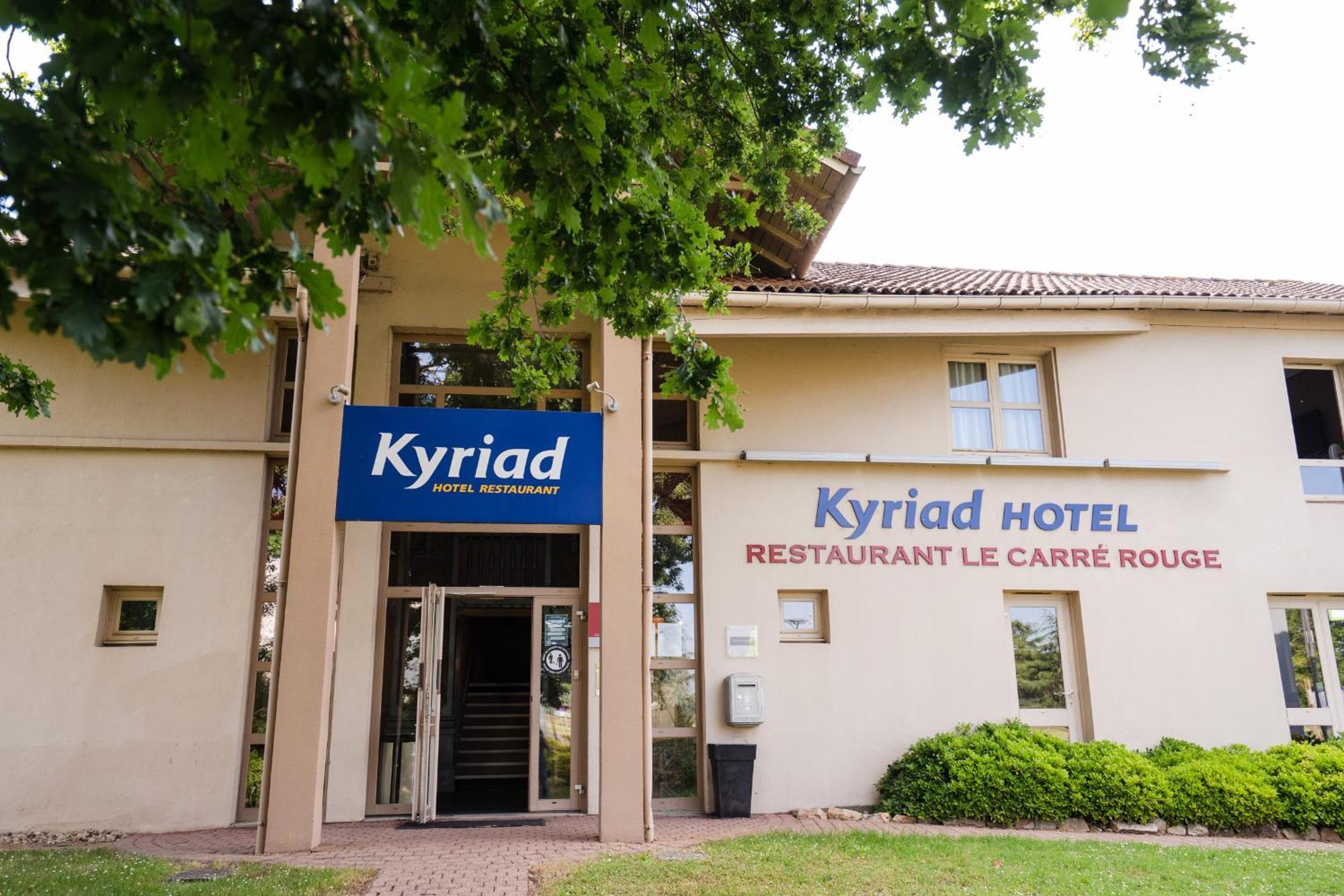 Brit Hotel Essentiel Cholet Exterior photo